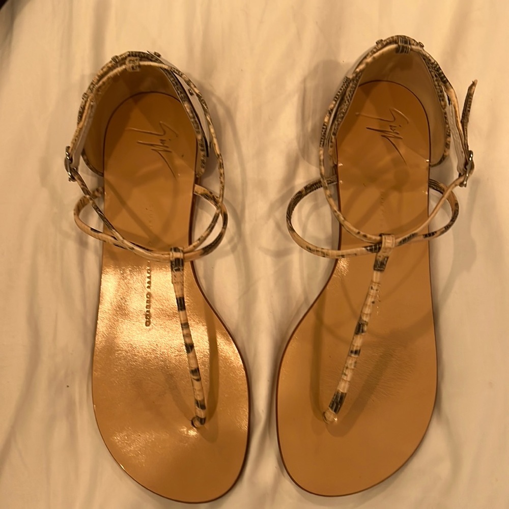 Sandals. Worms maybe 5 times. Great condition